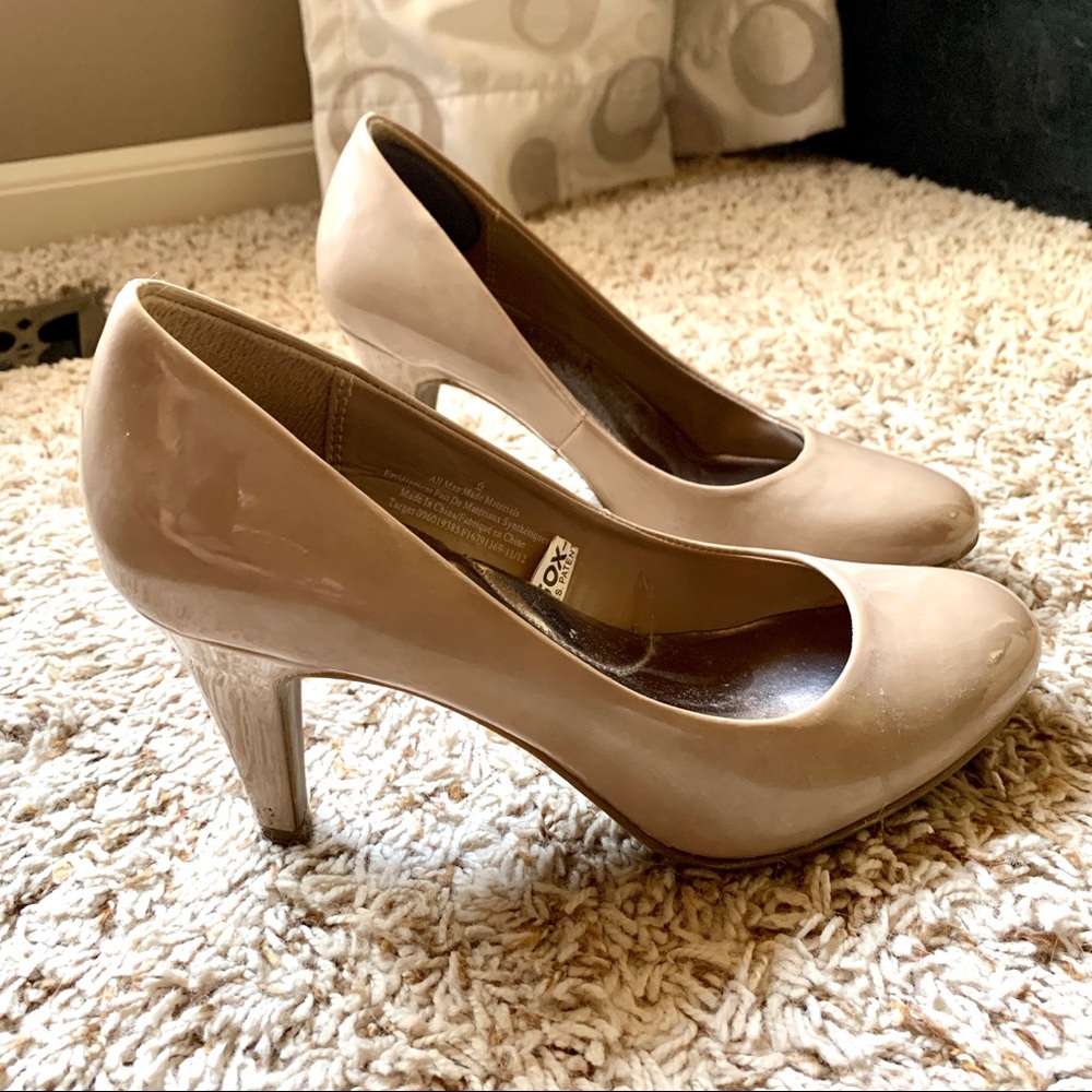 Merona nude patent leather pumps sz 6
